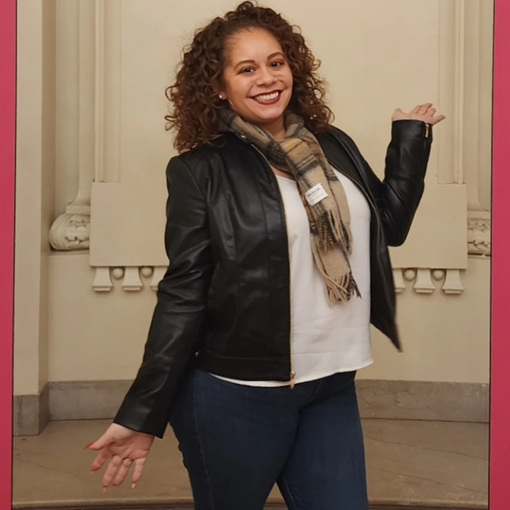 Meet your Posher, Crystal
